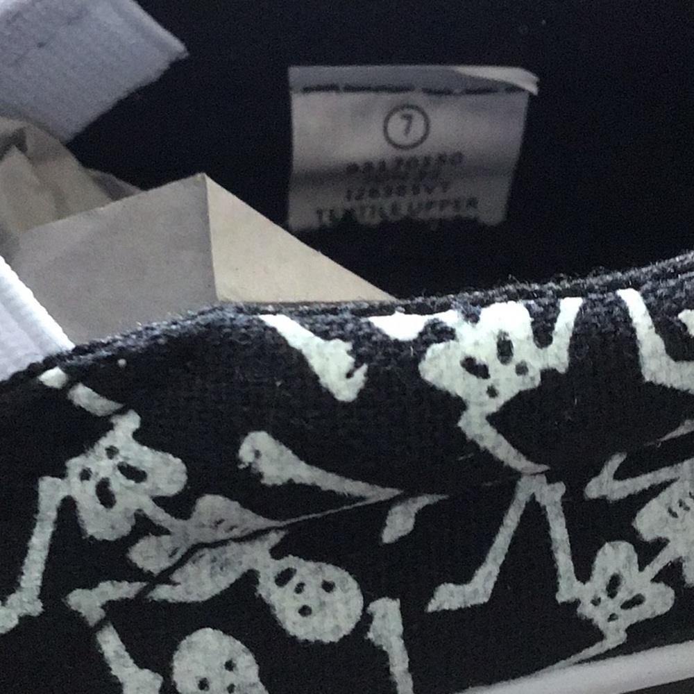 Tommy Bahama Glow In The Dark Skeletons Slip On Sneakers Toddler size 5 … - Picture 6 of 9